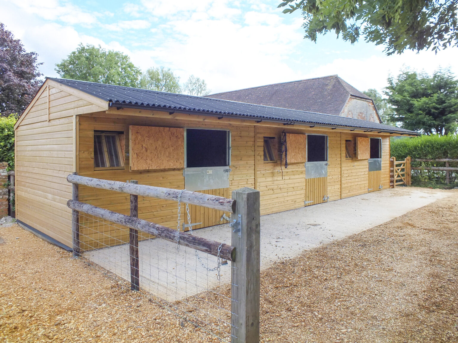 Quality Wooden Horse Stables for Sale | Jon William Stables