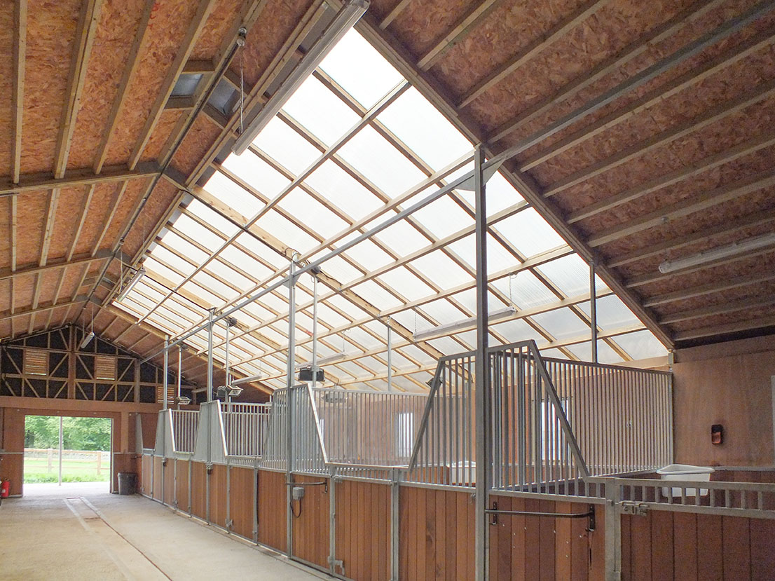 Elite Range American Barn 18.0m x 10.8m, Bespoke Polycarbonate Sky Light.