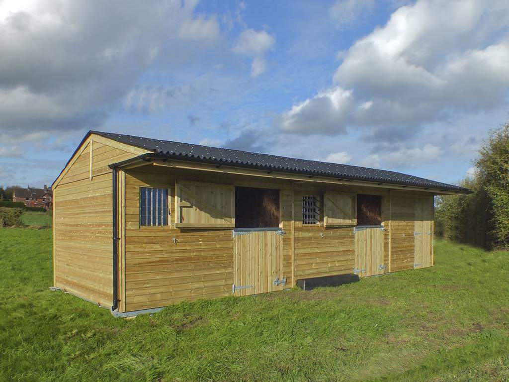 Ideal Range Mobile Loose Boxes 3.6m x 3.6m & Tack Room 1.8m x 3.6m